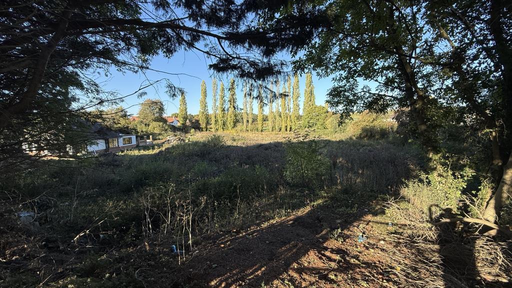 Lot: 42 - SITE WITH PLANNING FOR 10 HOUSES - External image of site